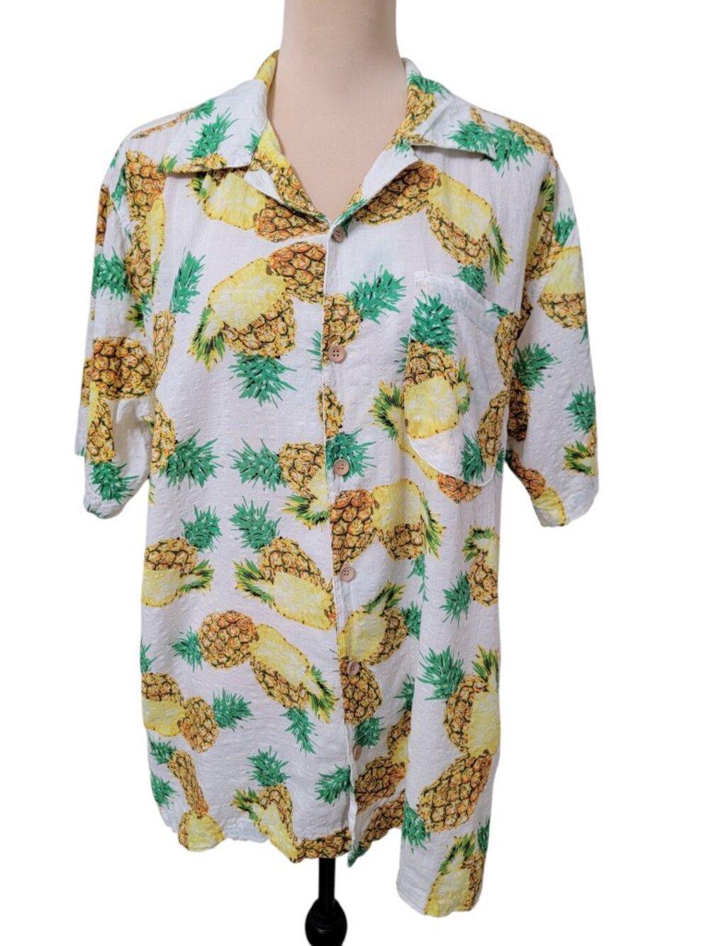 Rainforest Cafe Size L White with Pineapple Pattern Seersucker-ish Shirt
